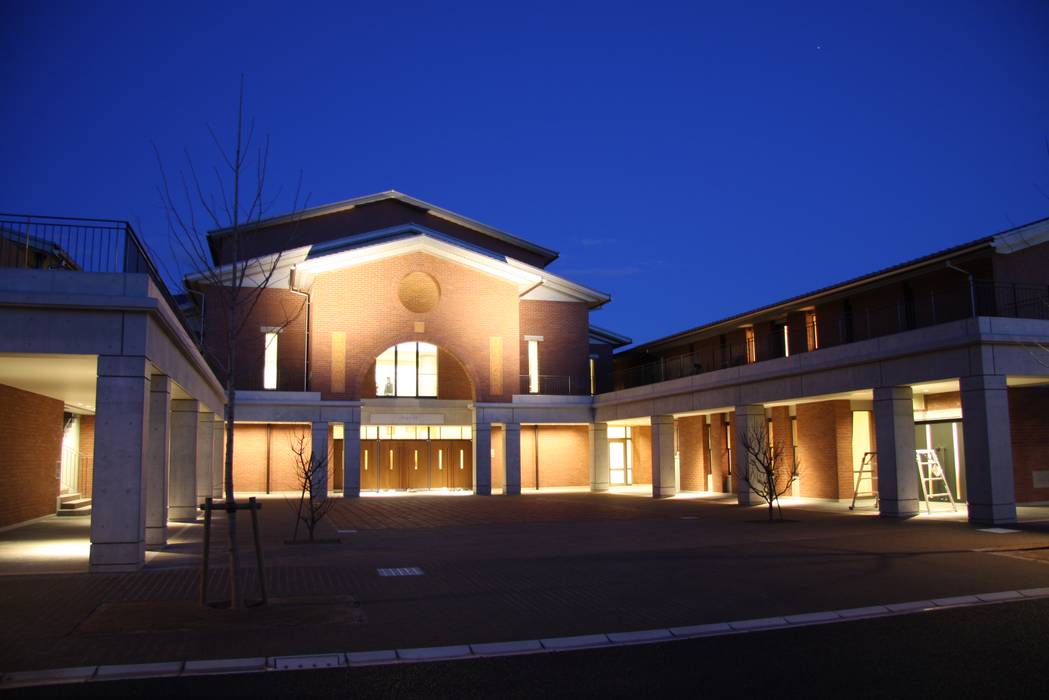 同志社中学校・高等学校（京都）, 株式会社ライティングM 株式会社ライティングM Casas de estilo moderno