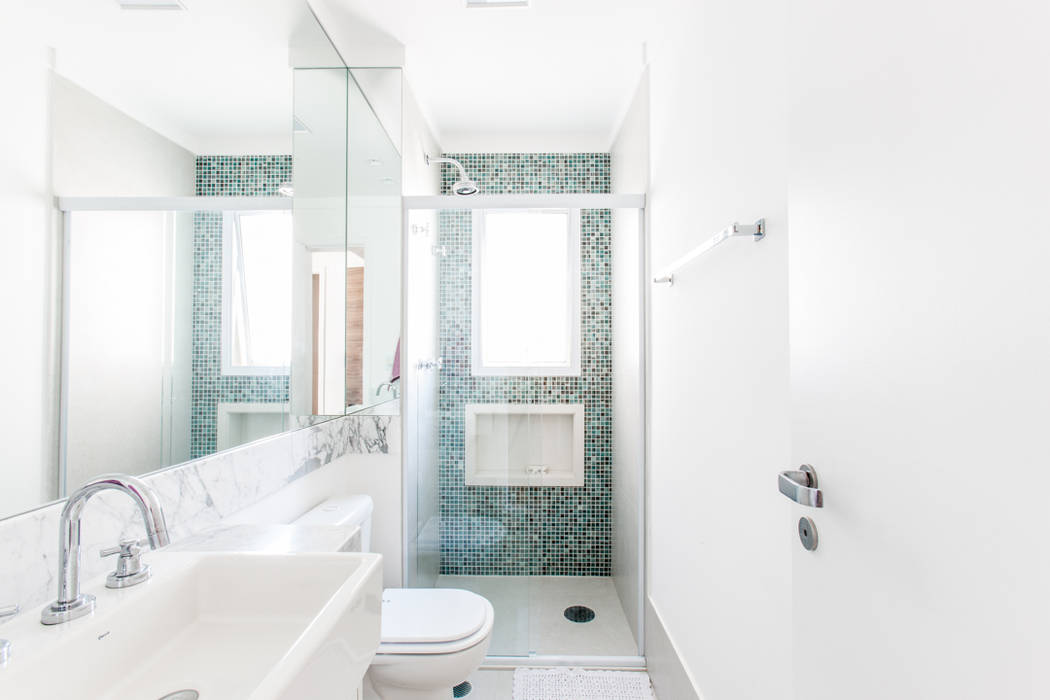 03_Projeto de Interiores, Paula Carvalho Arquitetura Paula Carvalho Arquitetura Modern Bathroom Espelho,Tocar,Encanamento,Pia,Pia do banheiro,Banheiro,Fluido,Roxa,Design de interiores,Construção