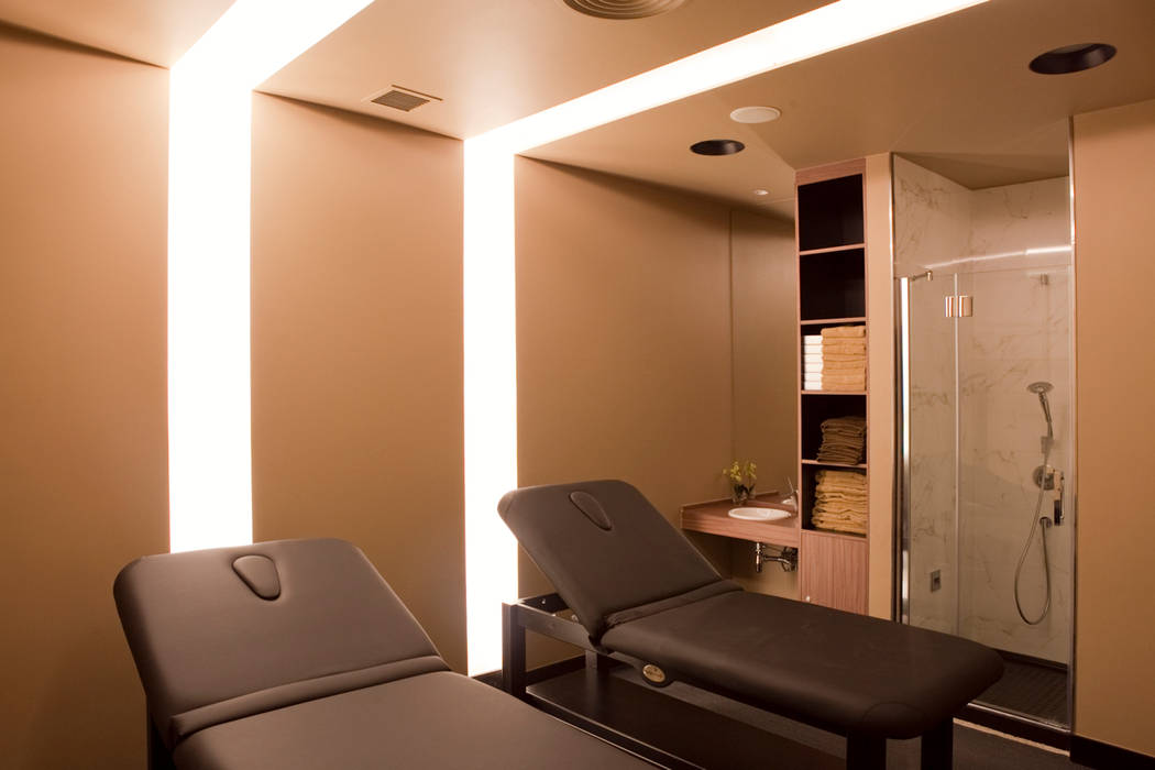 Diseño interior de sala de estética en centro deportivo, por sube