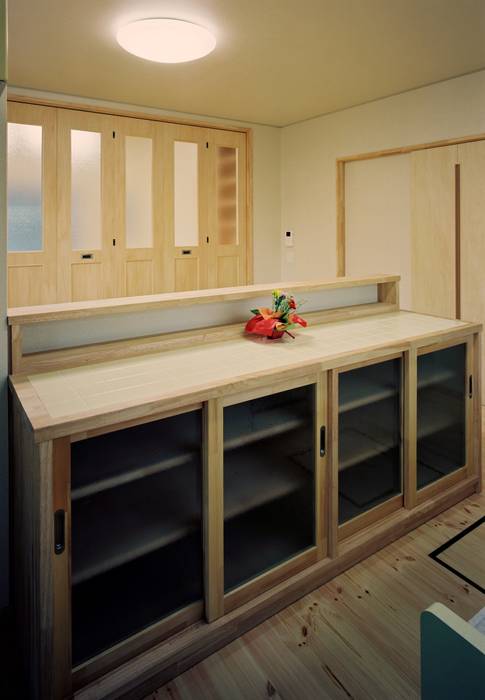 Aさんの家, 小栗建築設計室 小栗建築設計室 Asian style kitchen Bench tops