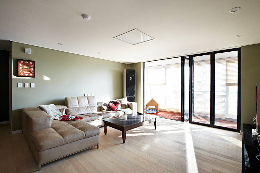 Urban Morden House, housetherapy housetherapy 모던스타일 거실