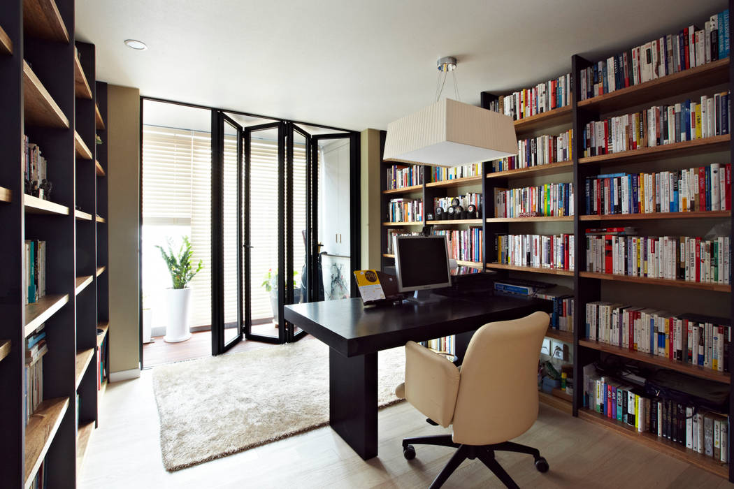 Urban Morden House, housetherapy housetherapy Modern Study Room and Home Office