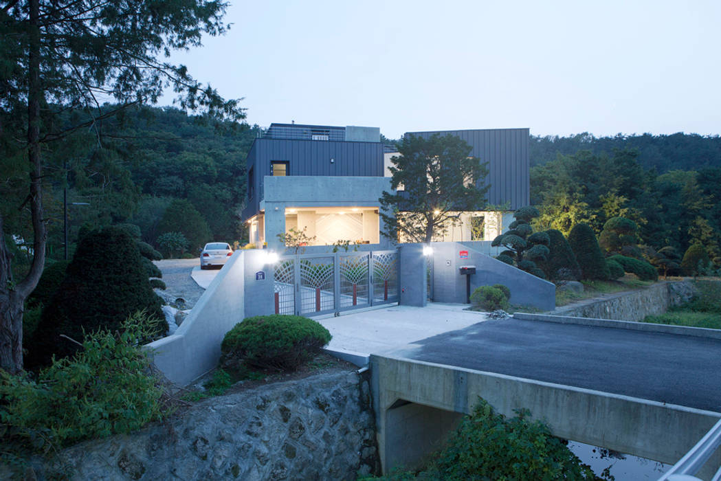 Bukhansan Dulegil house, designband YOAP designband YOAP 모던스타일 주택