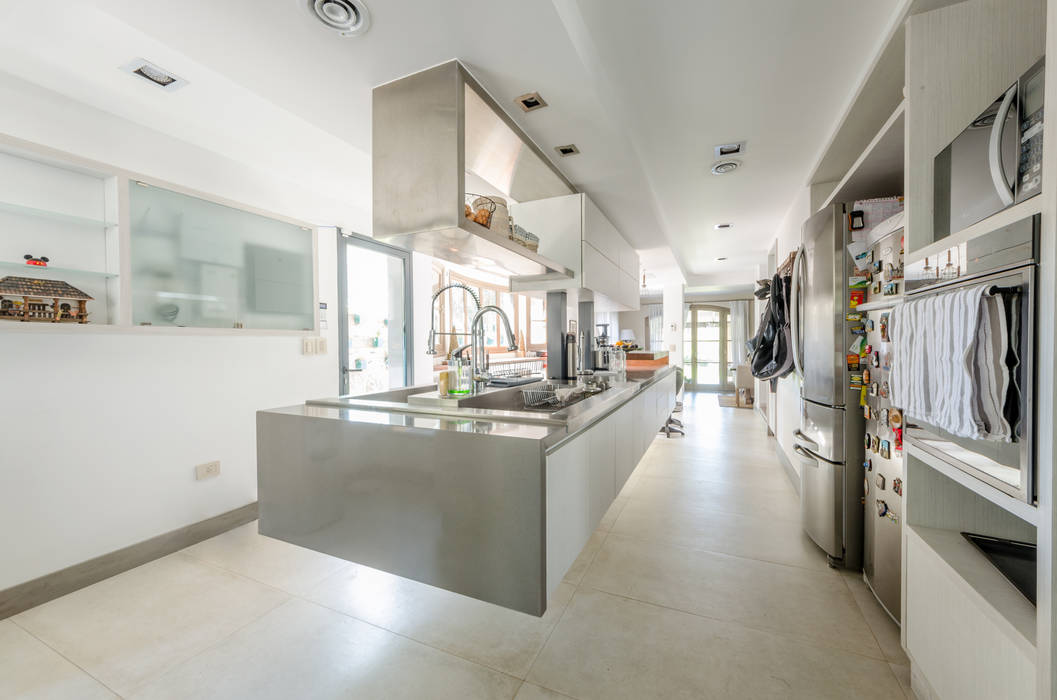 CASA BNG, BLOS Arquitectos BLOS Arquitectos Modern kitchen