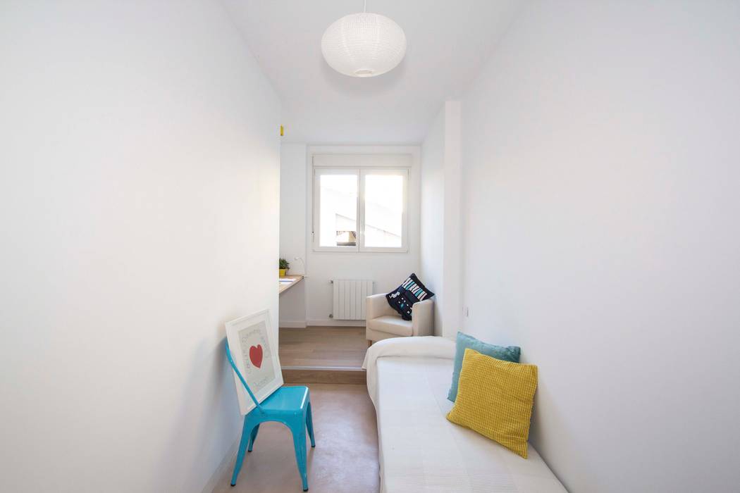 REFORMA DE VIVIENDA EN CALLE BURRIANA (VALENCIA), DonateCaballero Arquitectos DonateCaballero Arquitectos Minimalist nursery/kids room