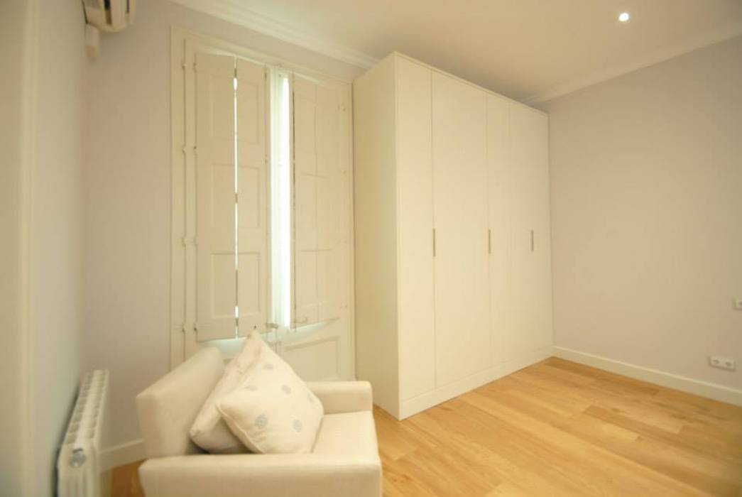 Armario Laqueado Blanco Dormitorios De Estilo Moderno De Fusters Cordoba Moderno Tablero Dm Homify