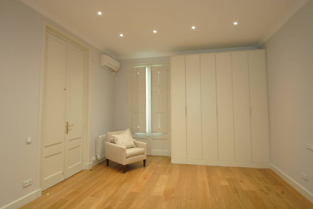 Armario Laqueado Blanco Dormitorios De Estilo Moderno De Fusters Cordoba Moderno Tablero Dm Homify