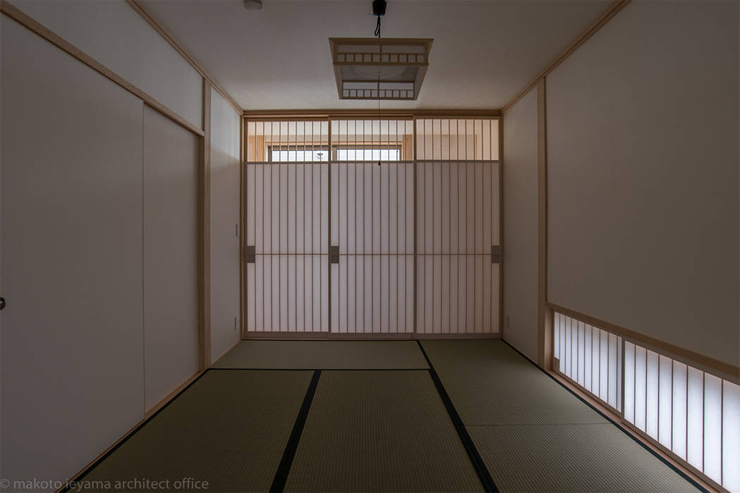 東山の家2｜準防火地域の狭小敷地住宅, 家山真建築研究室 Makoto Ieyama Architect Office 家山真建築研究室 Makoto Ieyama Architect Office Bedroom