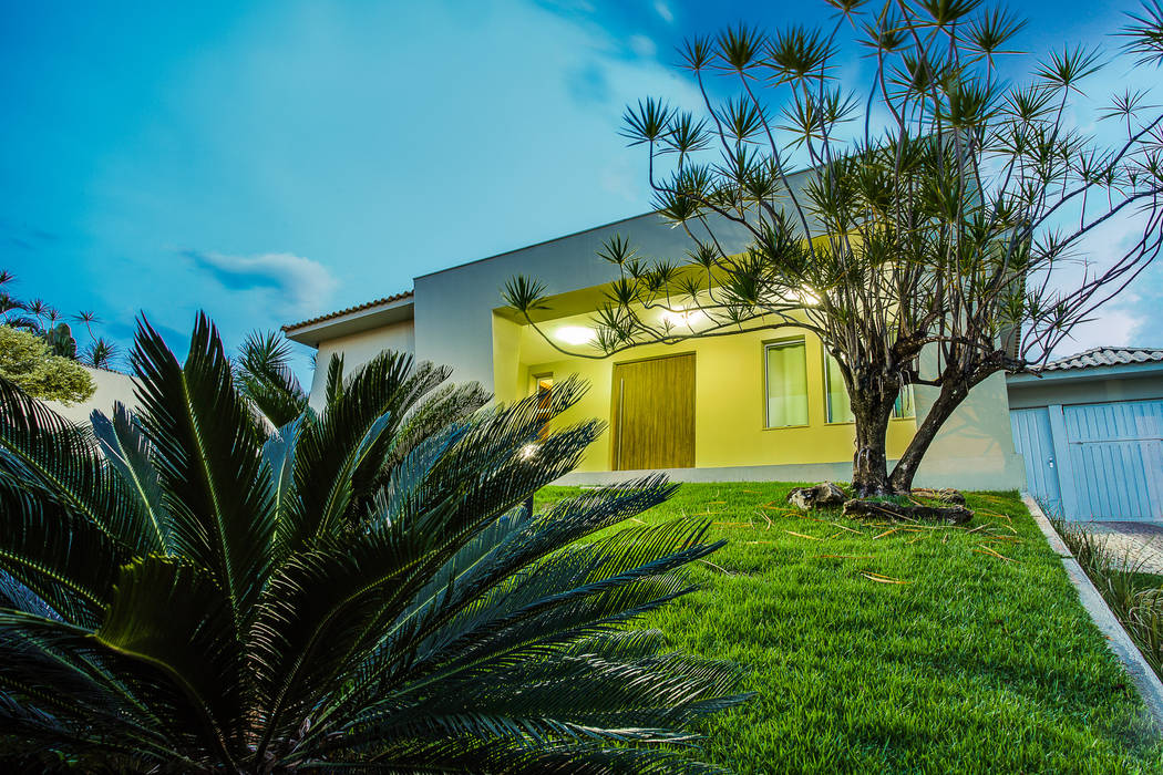 Casa no Bandeirantes, A3 Arquitetura e Interiores A3 Arquitetura e Interiores Casas de estilo ecléctico