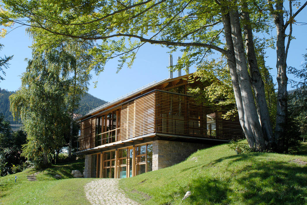 EFH in Oberbayern, em Architekten GmbH em Architekten GmbH Maisons rurales