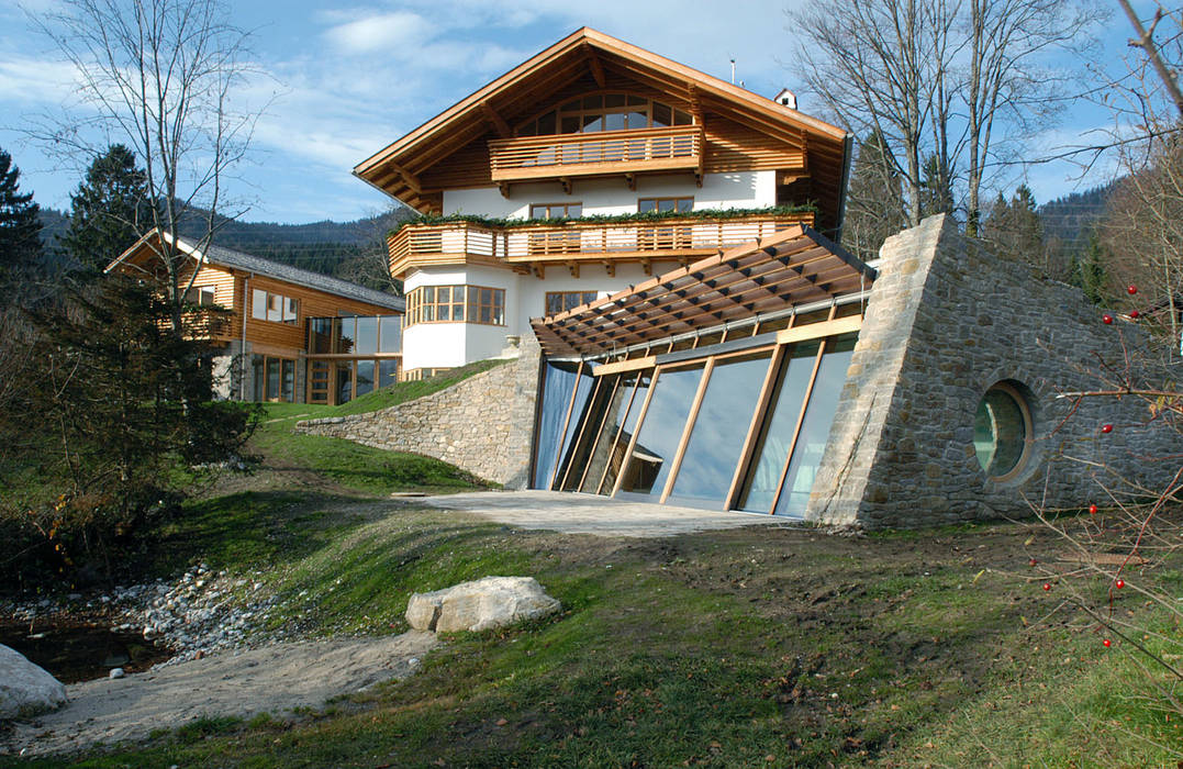 EFH in Oberbayern, em Architekten GmbH em Architekten GmbH Wiejskie domy