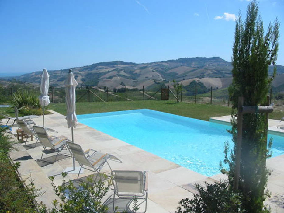 PISCINE, Ing. Vitale Grisostomi Travaglini Ing. Vitale Grisostomi Travaglini Rustic style pool