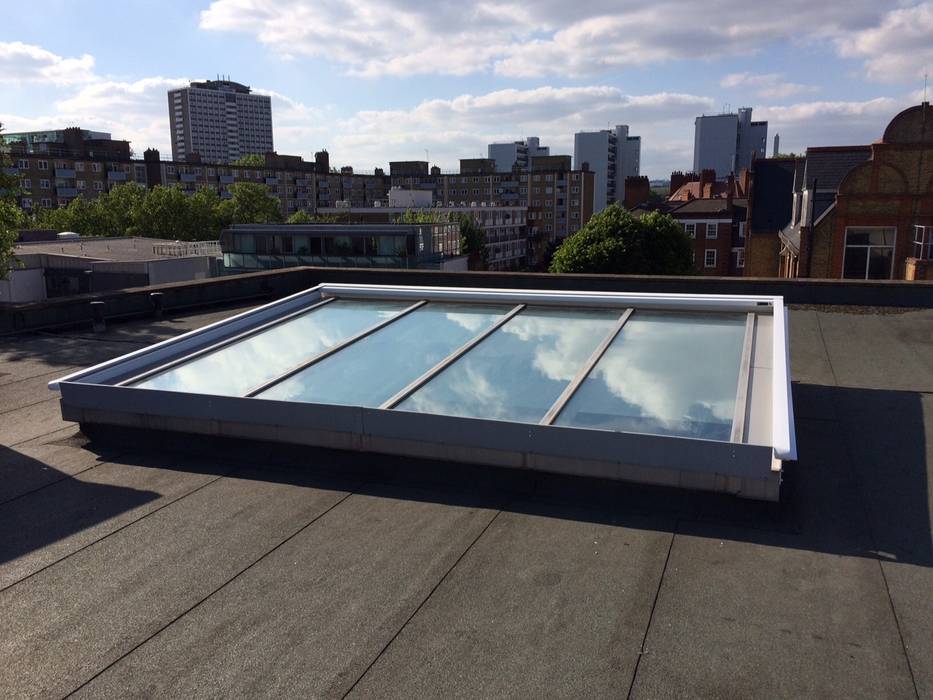 External Roof Blind Installation in Clerkenwell, London homify Modern windows & doors Blinds & shutters