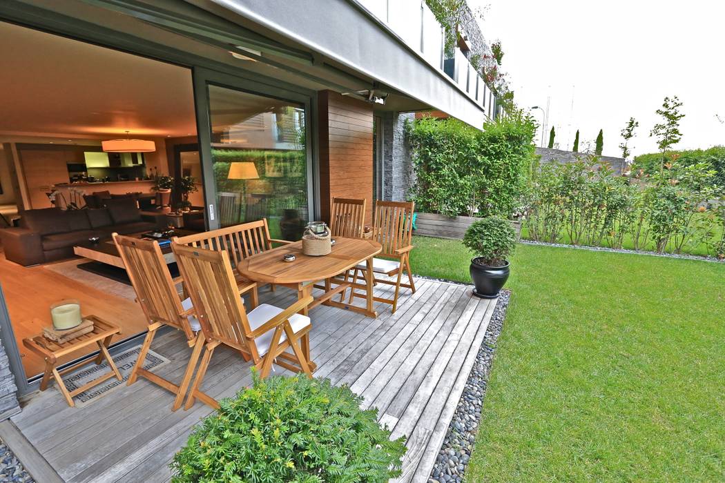 K.K EVİ, Kerim Çarmıklı İç Mimarlık Kerim Çarmıklı İç Mimarlık Balcon, Veranda & Terrasse modernes