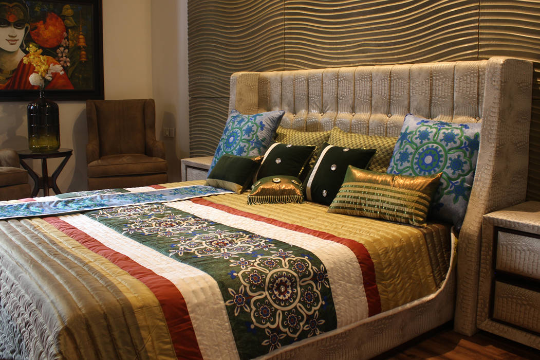 Luxury King Size Silk Bedspread homify Modern style bedroom Silk Yellow Textiles