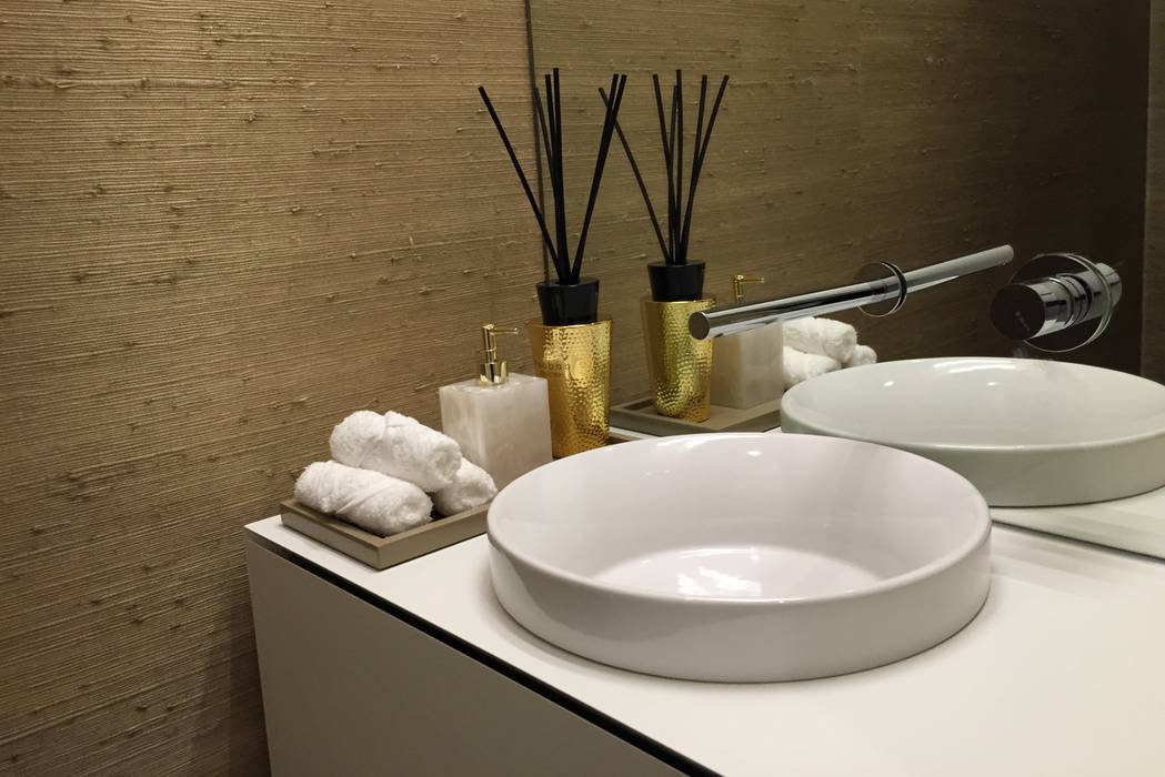 homify Modern bathroom MDF