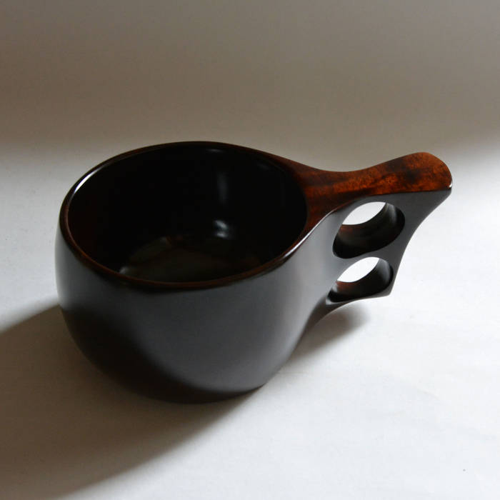 Wooden mug (Tochi) atelier dehors Cocinas de estilo ecléctico Madera Acabado en madera Vasos, cubiertos y vajilla