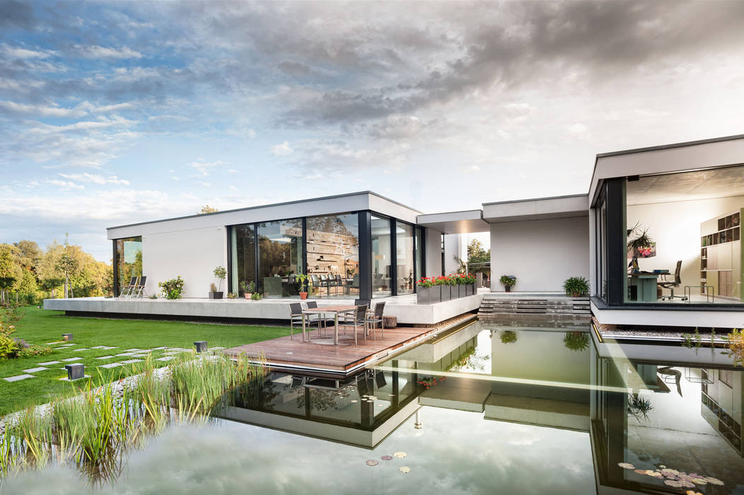 Einfamilienhaus in Brandenburg an der Havel - Außenaufnahme Sehw Architektur Moderne Häuser Wolke,Wasser,Himmel,Anlage,Gebäude,Haus,Urban design,Freizeit,Wohngebiet,Vorbau