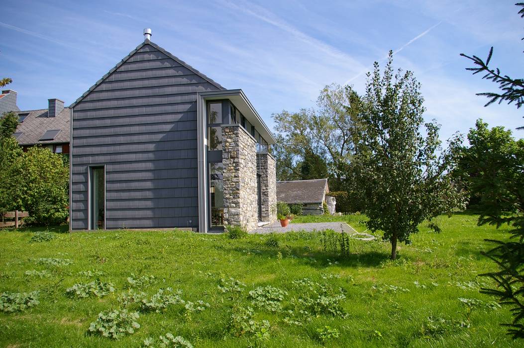 Maison lumineuse et écologique. , ARTERRA ARTERRA Maisons originales Tuiles