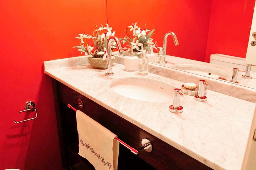 Baño II Radrizzani Rioja Arquitectos Classic style bathroom Marble Toilette,Bathroom mirror,Color