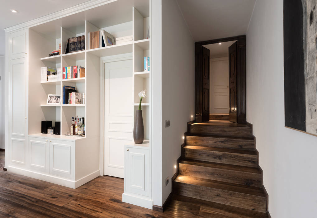 I NEUTRI PERFETTI, Melissa Giacchi Architetto d'Interni Melissa Giacchi Architetto d'Interni Classic style corridor, hallway and stairs