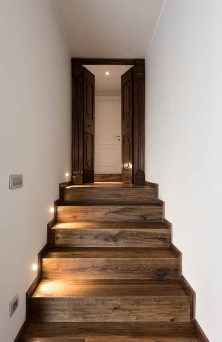 I NEUTRI PERFETTI, Melissa Giacchi Architetto d'Interni Melissa Giacchi Architetto d'Interni Classic style corridor, hallway and stairs