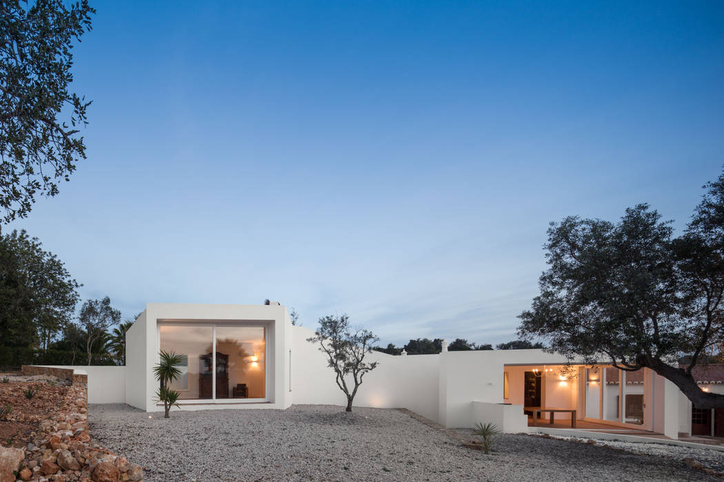 CASA VALE DE MARGEM, MARLENE ULDSCHMIDT Architects Studio MARLENE ULDSCHMIDT Architects Studio Casas modernas