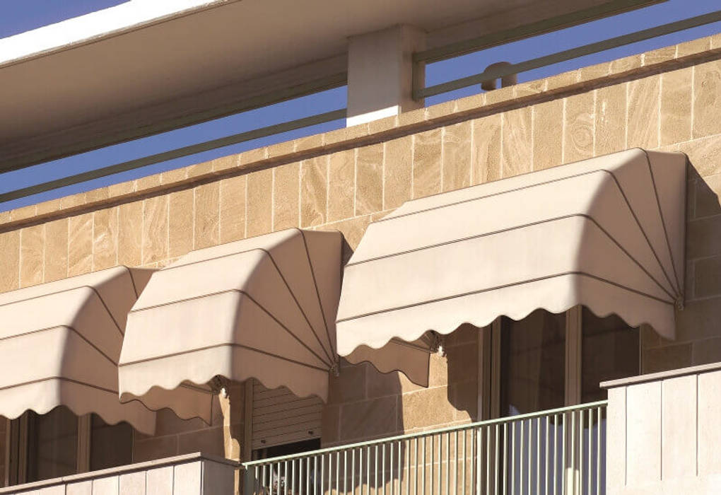 Solar awnings, Emporio del Tessuto Emporio del Tessuto Puertas y ventanas de estilo moderno Cortinas