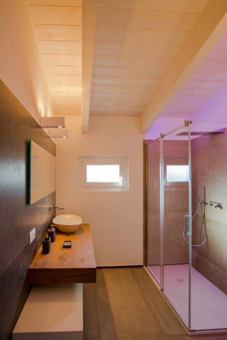 Casa in legno Villa Ilaria , Progettolegno srl Progettolegno srl Modern style bathrooms Wood Wood effect