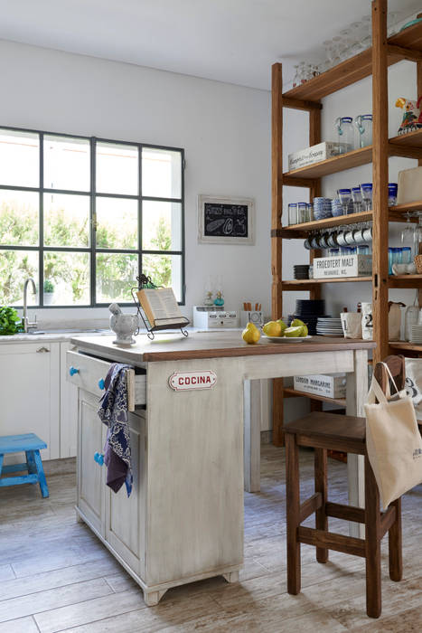 Primavera-Verano 2016, VILLATTE - La Maison VILLATTE - La Maison Colonial style kitchen Storage