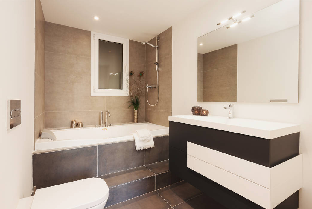 Ensuite bathroom Markham Stagers Modern Bathroom