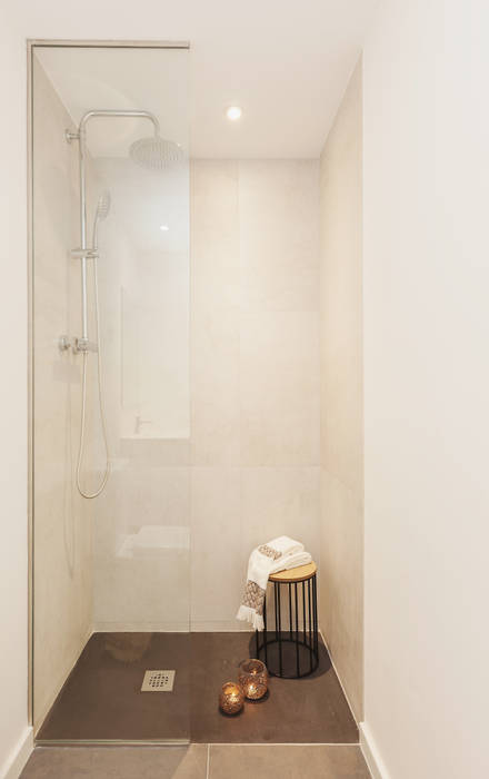Baño con ducha | Bathroom Markham Stagers Baños de estilo moderno