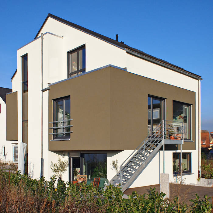 2-Familien-Doppelhaushälfte in Plankstadt, mAIA. Architektur+Immobilien mAIA. Architektur+Immobilien Moderne Häuser Anlage,Himmel,Gebäude,Eigentum,Fenster,Befestigung,Grundstück,Schatten,Haus,Urban design