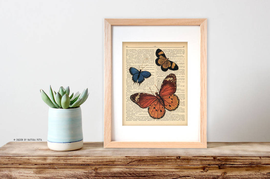 Upcycled butterflies vintage dictionary art prints design by NATURA PICTA homify Ulteriori spazi Carta Immagini & Dipinti