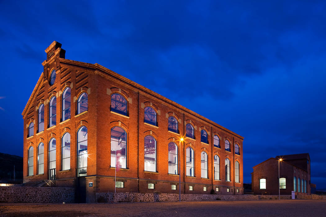 Pabellon Ferial La Central. Rehabilitacion Antigua Central Electrica, Eduardo Irago Fotografia Eduardo Irago Fotografia Commercial spaces Conference Centres