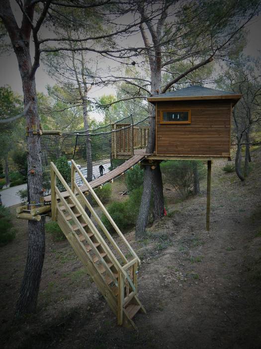 Une cabane a Aix en Provence, Cabaneo Cabaneo Quartos de criança mediterrânicos Madeira Acabamento em madeira