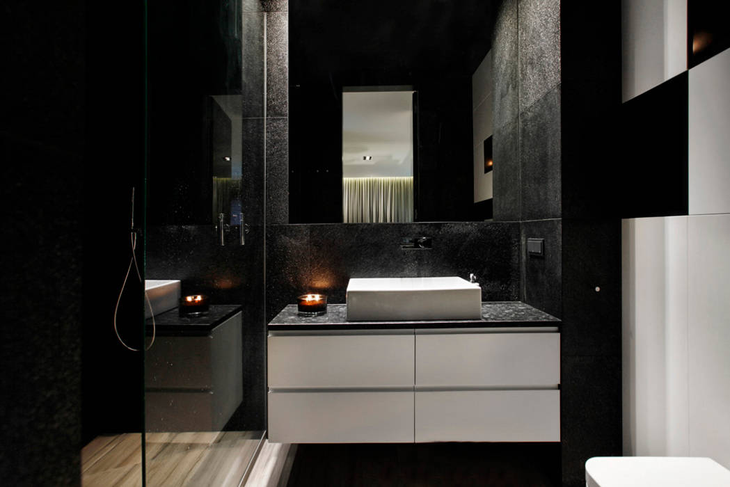 Elegancki apartament, w którym króluje czerń, FLOW Franiak&Caturowa FLOW Franiak&Caturowa Modern bathroom