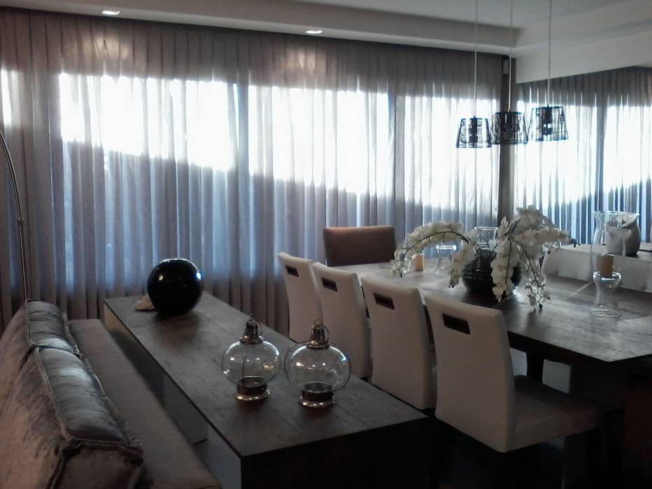 "Sala de Jantar" CORTINAGGIO TECIDOS PARA DECORAÇÃO LTDA Salas de jantar modernas Acessórios e decoração