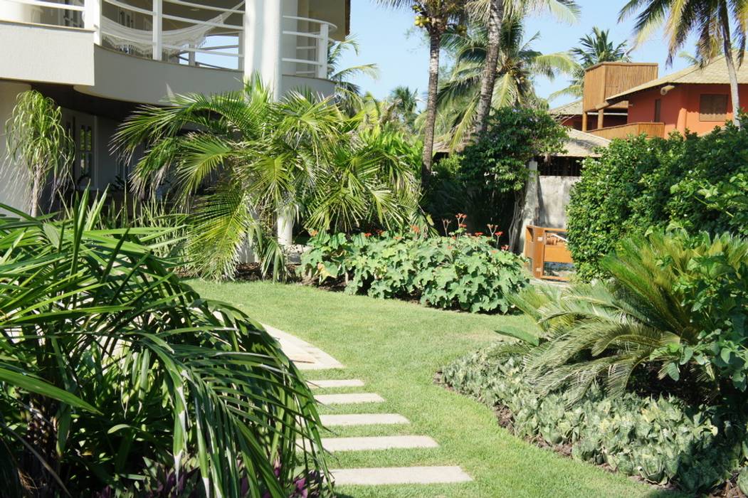 Jardim Residencial - Busca Vida - BA, Proflora Proflora Jardines de estilo tropical