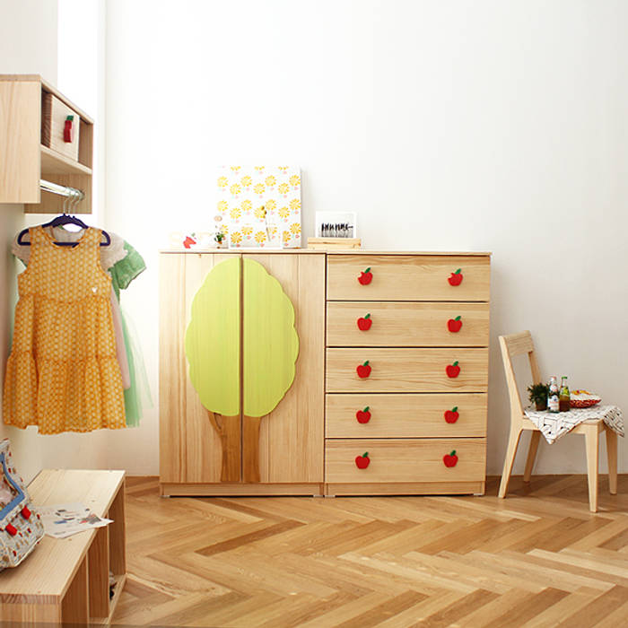 apple_국민베이비장, 소르니아 소르니아 Dormitorios infantiles modernos: Madera Acabado en madera Almacenamiento