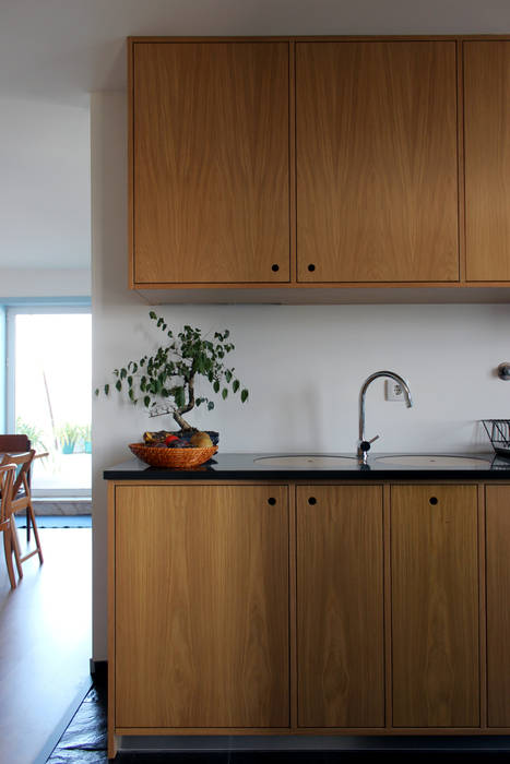 azul, crónicas do habitar crónicas do habitar Cozinhas minimalistas