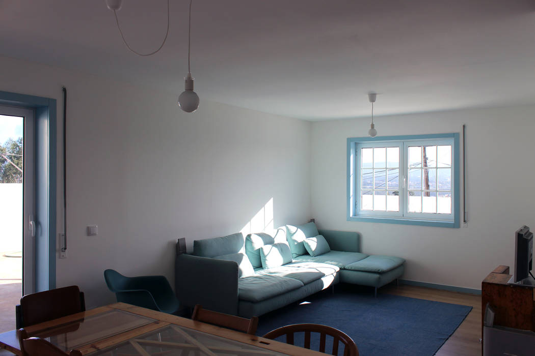 azul, crónicas do habitar crónicas do habitar Salas de estar minimalistas