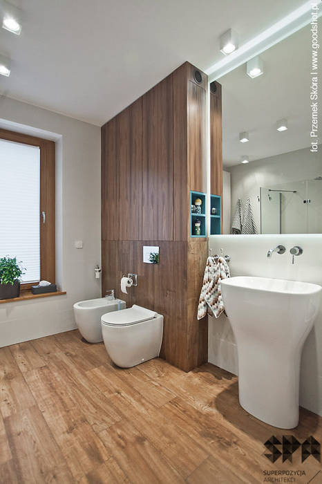 homify Modern Bathroom