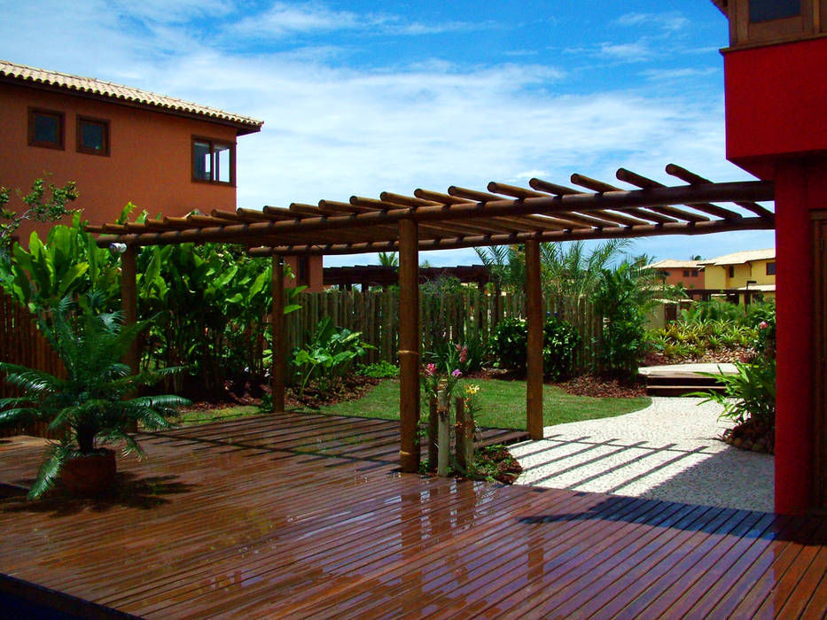 Jardim Residencial - Sauípe BA, Proflora Proflora Jardins tropicais Nuvem,Céu,Plantar,Propriedade,Construção,Janela,Sombra,Iluminação,Madeira,Árvore