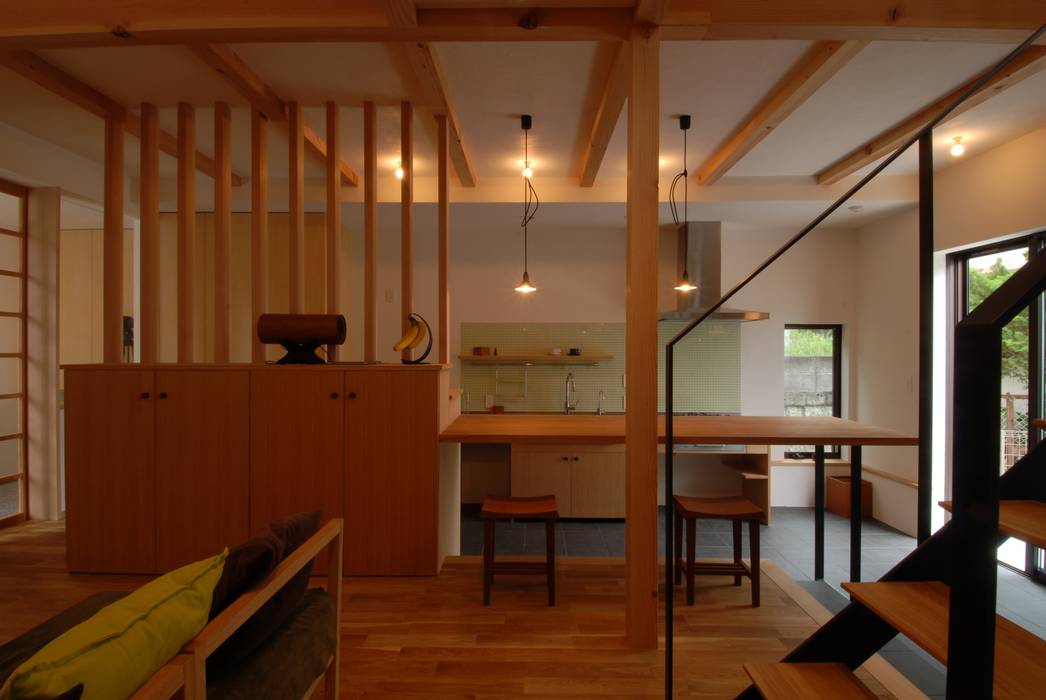 太陽と風の家, 株式会社ＴＥＲＲＡデザイン 株式会社ＴＥＲＲＡデザイン Living room Wood Wood effect