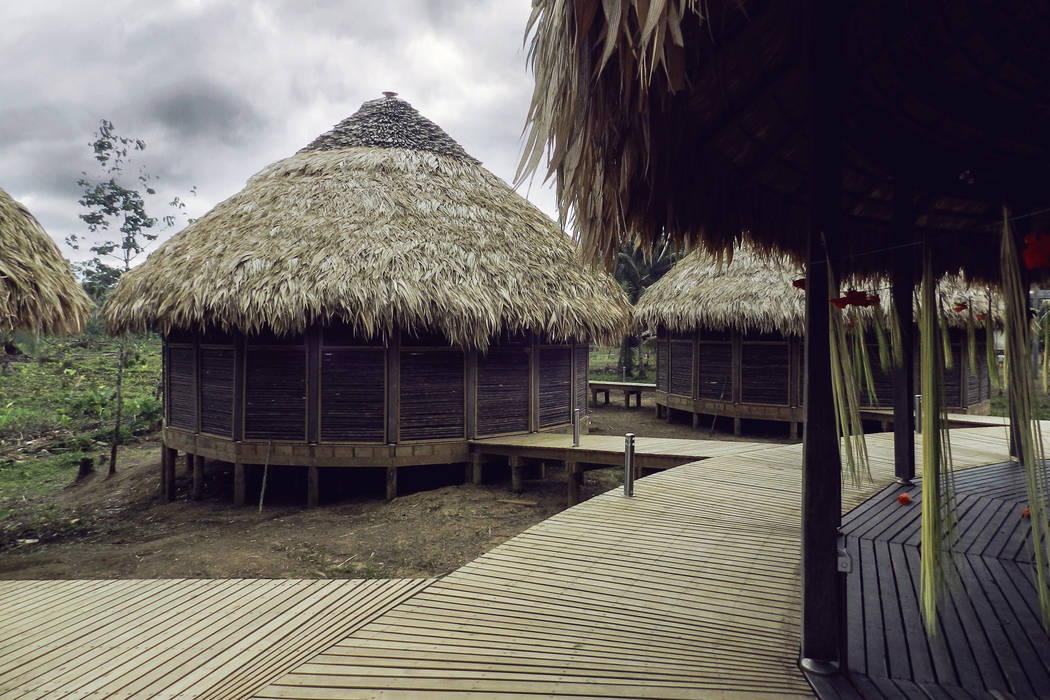 Kipará Té Etnoaldea Turística Embera / Juan Pablo Dorado + Oficina Suramericana de Arquitectura, Oficina Suramericana De Arquitectura Oficina Suramericana De Arquitectura Casas de estilo tropical Madera maciza Multicolor