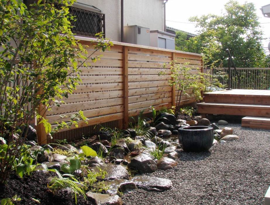 小さな池のある庭 Kamakura Jardinier Kirikui オリジナルな 庭 Homify 小さな池のある庭 Kamakura Jardinier Kirikui オリジナルな 庭 Homify