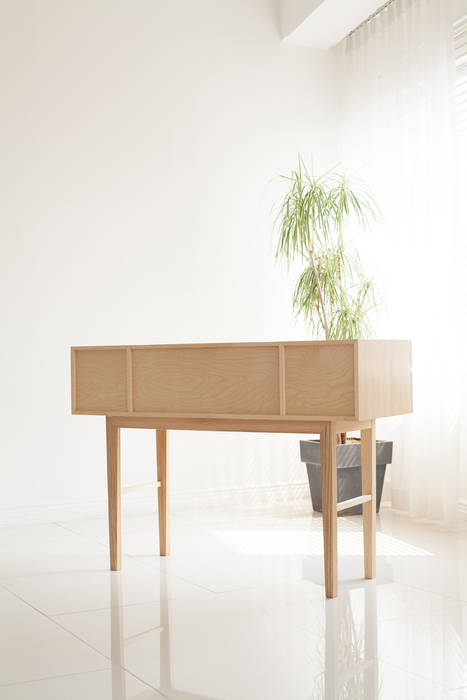 Linear Line, Bemade Furniture Studio Bemade Furniture Studio Minimalist bedroom Engineered Wood Transparent Dressing tables