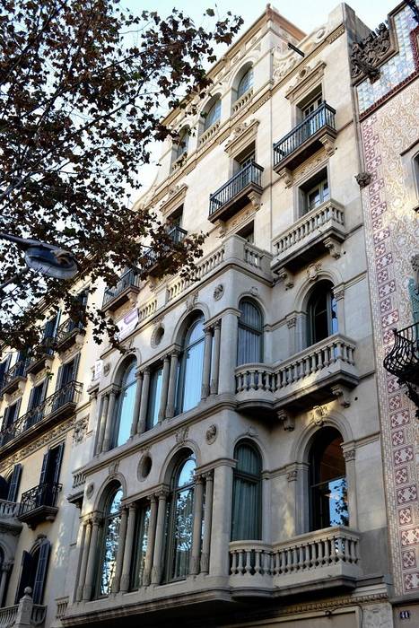 Restauración Fachada Casa Bonet en Barcelona Estudio Arquitectura Ricardo Pérez Asin Balcones y terrazas clásicos