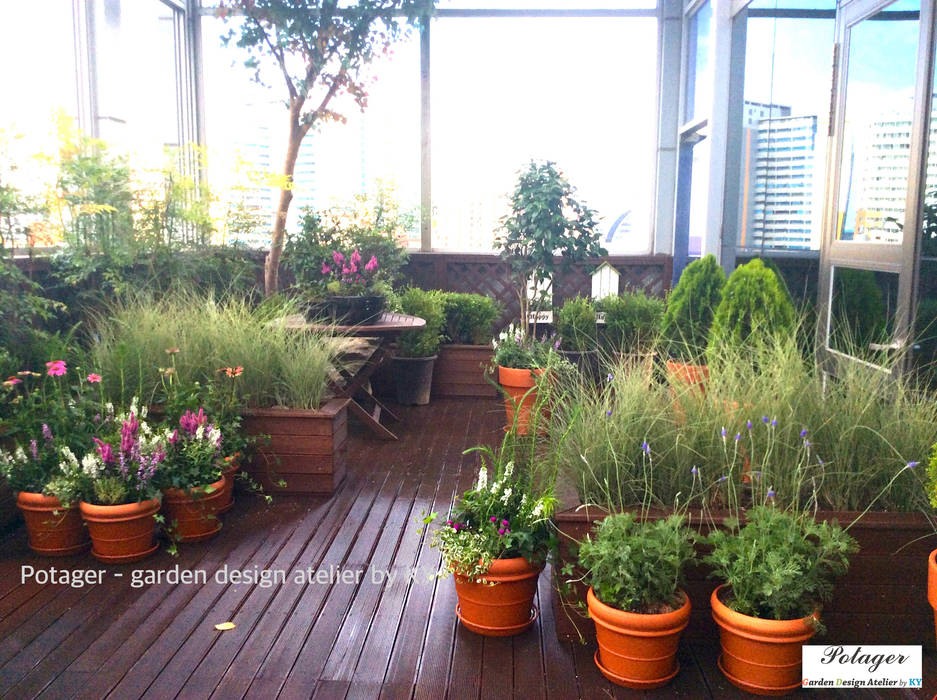 성수동 사무실 베란다 정원 디자인 및 시공 [Office Balcony Garden], Potager Potager Balcone, Veranda & Terrazza in stile classico